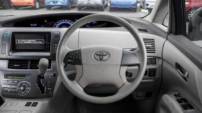 2012 Toyota Estima Hybrid, E Four X ,7 Seater image 320185