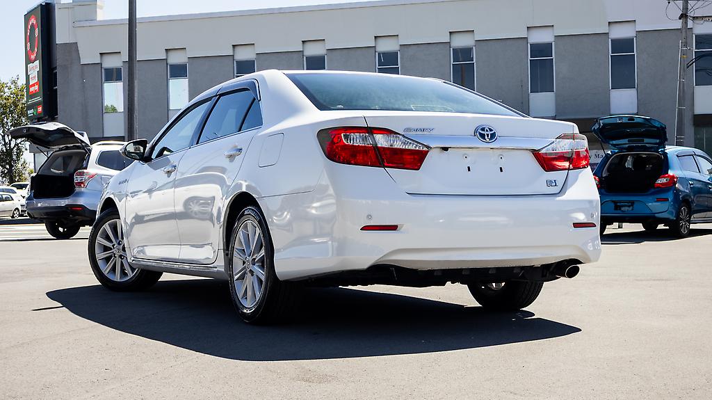 2013 Toyota Camry F hybrid , E seats, Push start image 321147