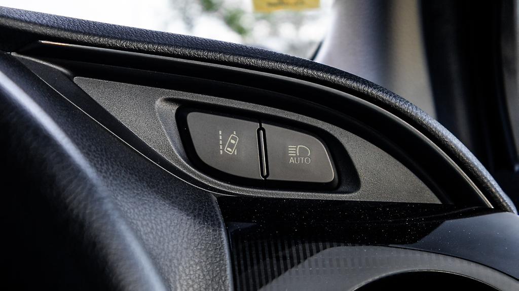 2018 Toyota Vitz Hybrid F Safety Edition image 324716