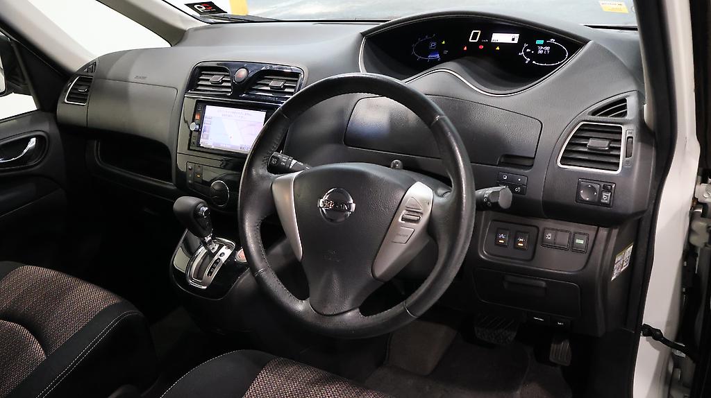 2014 Nissan Serena image 325884