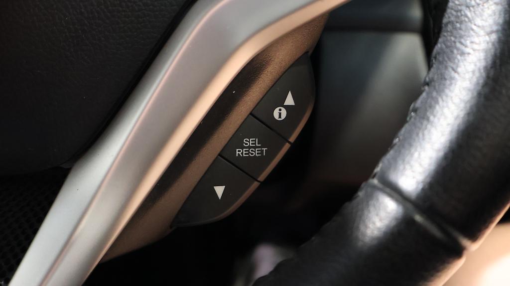 2015 Honda Fit Hybrid L-Package image 324020