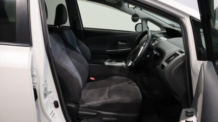 2012 Toyota Prius ALPHA HYBRID 7 Seater image 324120