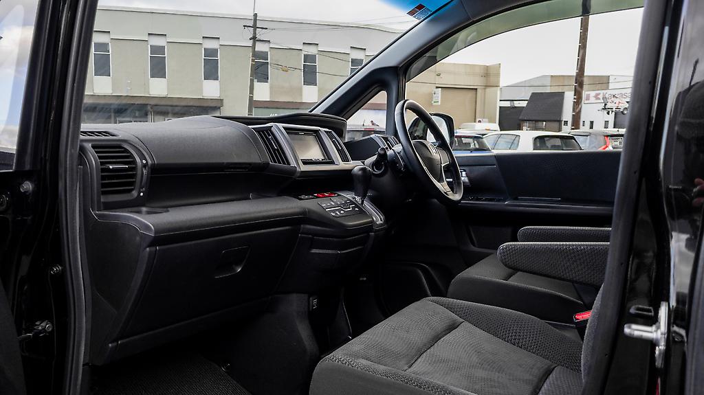 2013 Honda Step Wagon Spada Z, keyless 8 seater Version image 321199