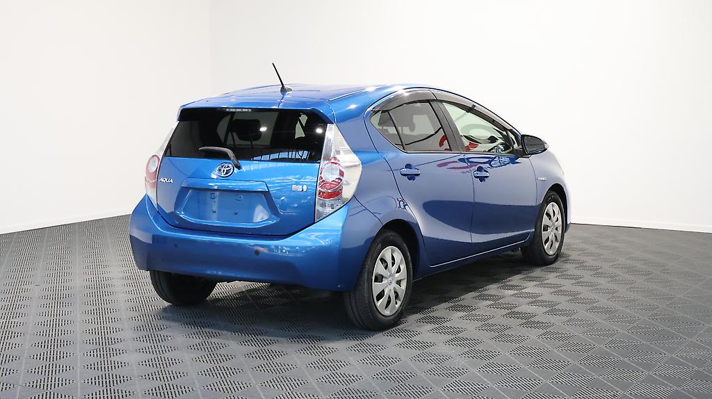 2012 Toyota Aqua Push Button Start image 323047