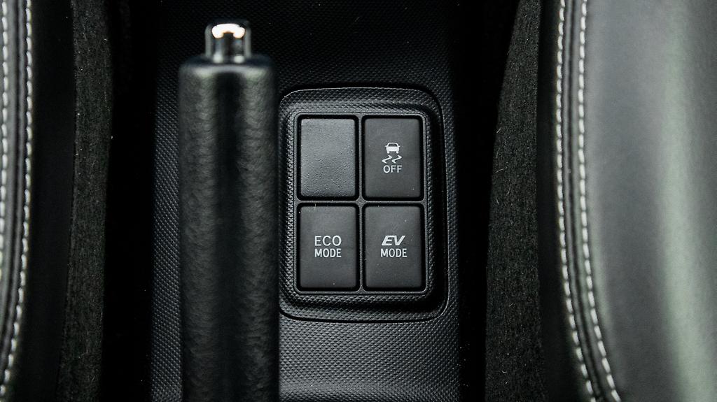 2014 Toyota Aqua X-Urban Body kit , Push start image 324909