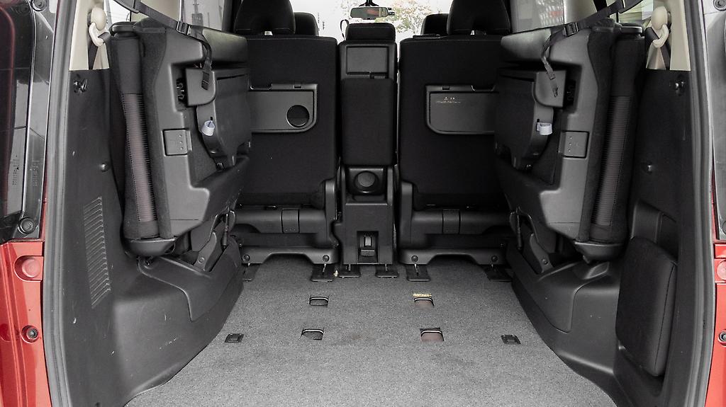 2017 Nissan Serena Highwaystar V-selection Heated seats image 326372