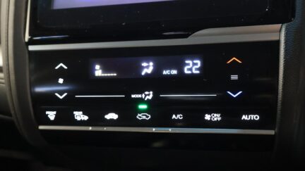 2013 Honda Fit Hybrid L Package image 321360