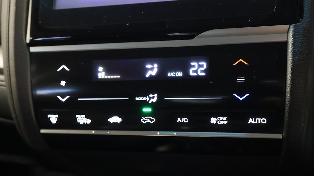 2013 Honda Fit Hybrid L Package image 321360