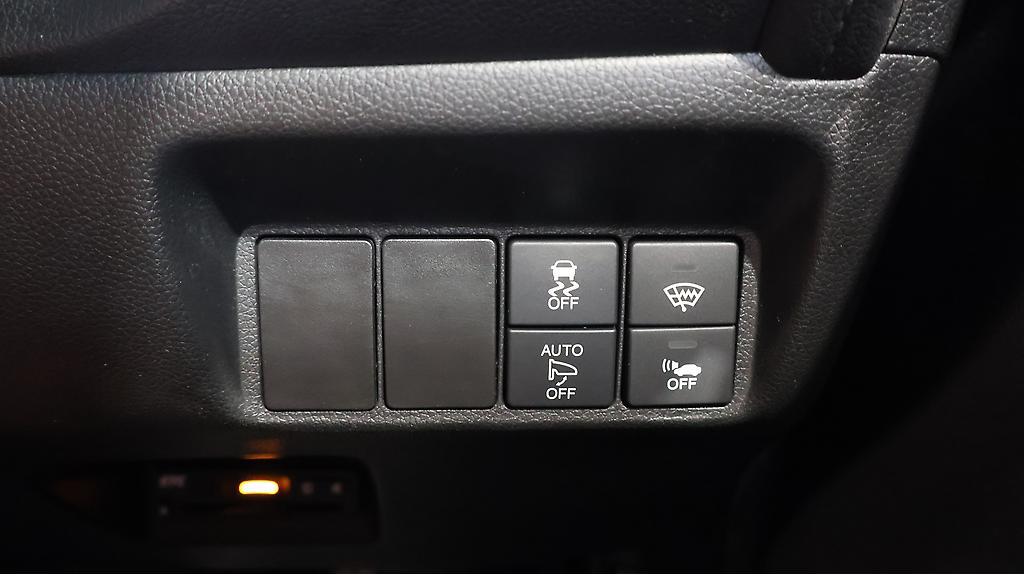 2016 Honda Shuttle Hybrid Z Style Edition image 324041