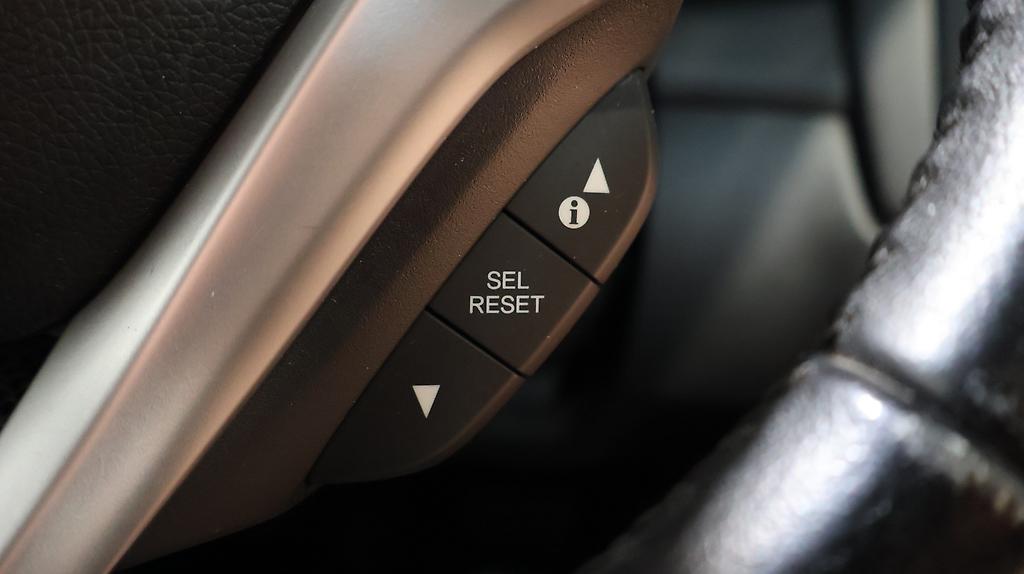 2015 Honda Fit Hybrid L Package image 324197