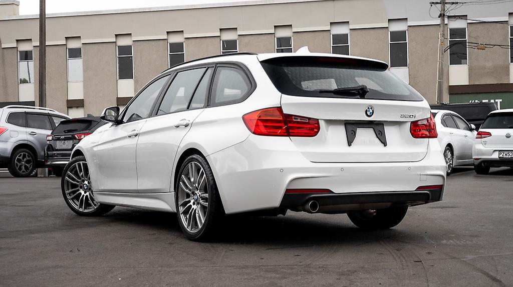 2014 Bmw 320i 320i M Sports , Parking sensors image 324921