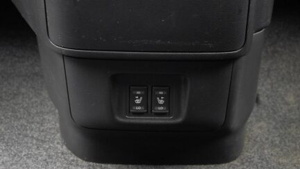 2017 Nissan Serena Highwaystar V-selection Heated seats image 326366