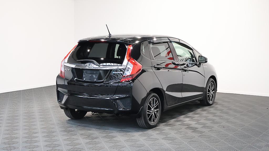 2015 Honda Fit Hybrid L-Package image 323276