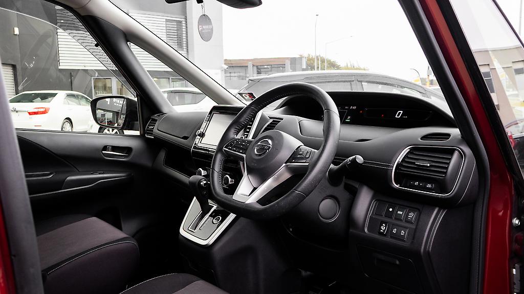 2017 Nissan Serena Highwaystar V-selection Heated seats image 326365