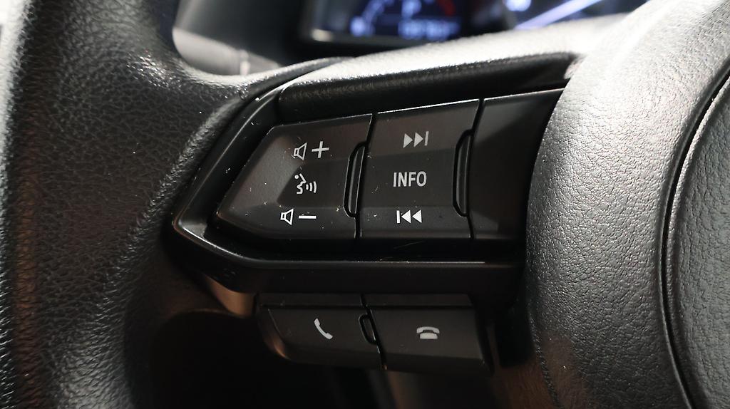 2017 Mazda Axela 15S, Reverse Camera, Push Start image 325704