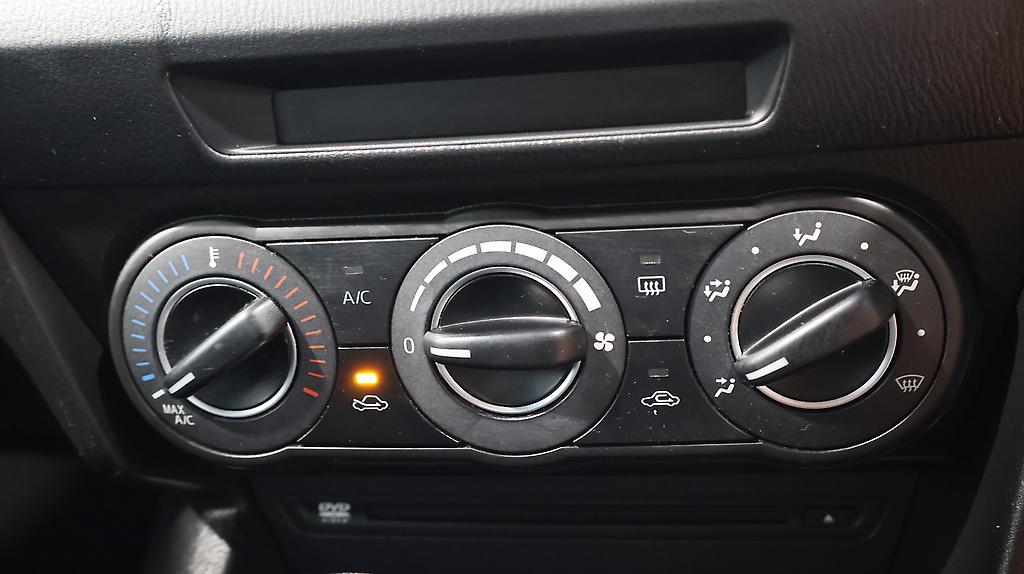 2017 Mazda Axela 15S, Reverse Camera, Push Start image 325700