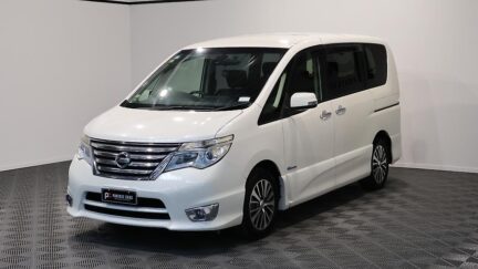 2014 Nissan Serena Highway Star S-Hybrid image 326471