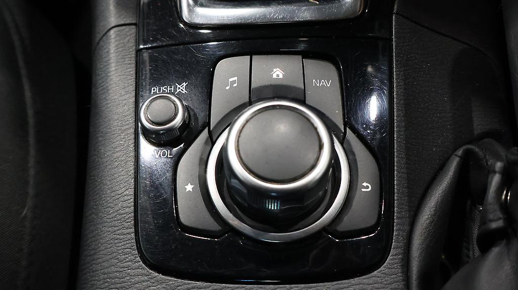 2017 Mazda Axela 15S, Reverse Camera, Push Start image 325702