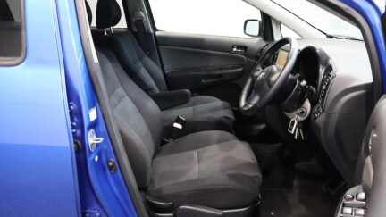 2005 Toyota Wish Reverse Camera image 326290