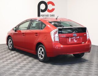 2014 Toyota Prius Climate control – Steering wheel controls image 321744