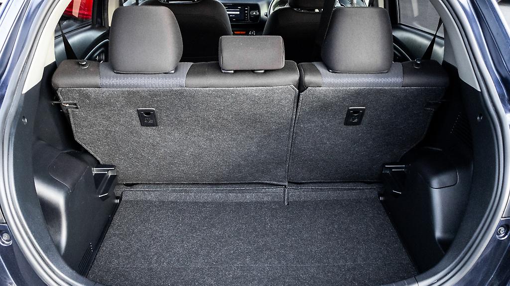 2018 Toyota Vitz Hybrid F Safety Edition image 324720