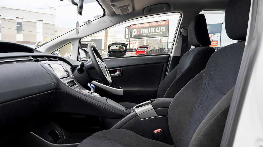 2014 Toyota Prius F spec, Hybrid, Push start image 324316