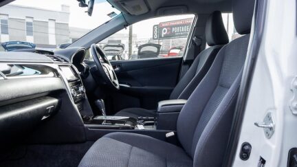 2012 Toyota Camry F hybrid , E seats, Push start image 323722