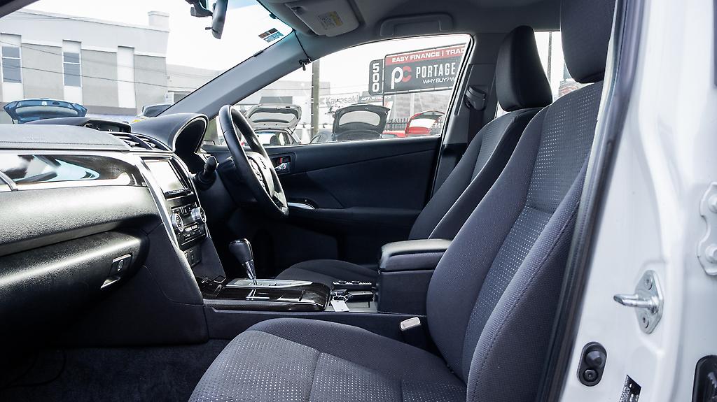 2012 Toyota Camry F hybrid , E seats, Push start image 323722