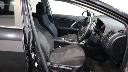 2014 Toyota Avensis Wagon image 325198