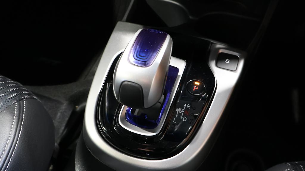 2015 Honda Fit Hybrid L-Package image 323288