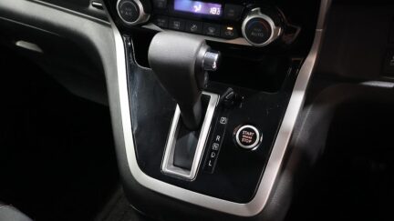 2017 Nissan Serena image 325024