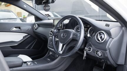 2014 Mercedes-benz A 180 Style Edition Half leather image 324671