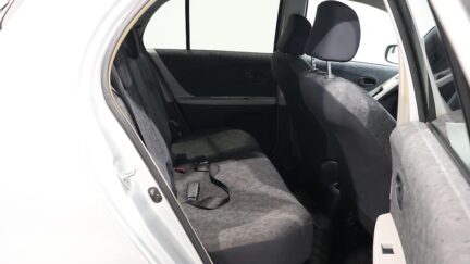 2010 Toyota Vitz image 325313