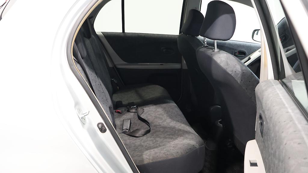 2010 Toyota Vitz image 325313