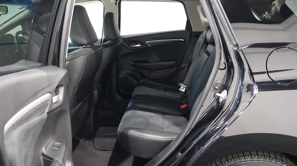 2016 Honda Shuttle Hybrid image 324528