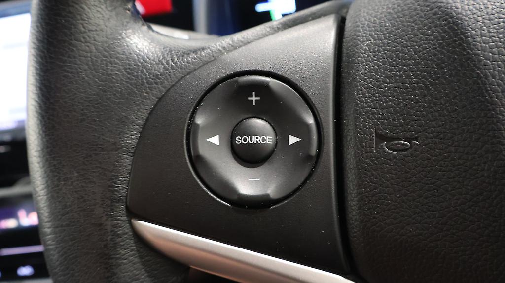 2015 Honda Fit Hybrid L-Package image 323290