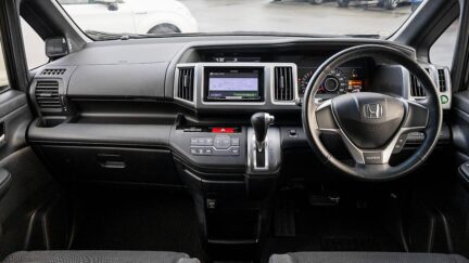 2013 Honda Step Wagon Spada Z, keyless 8 seater Version image 321189