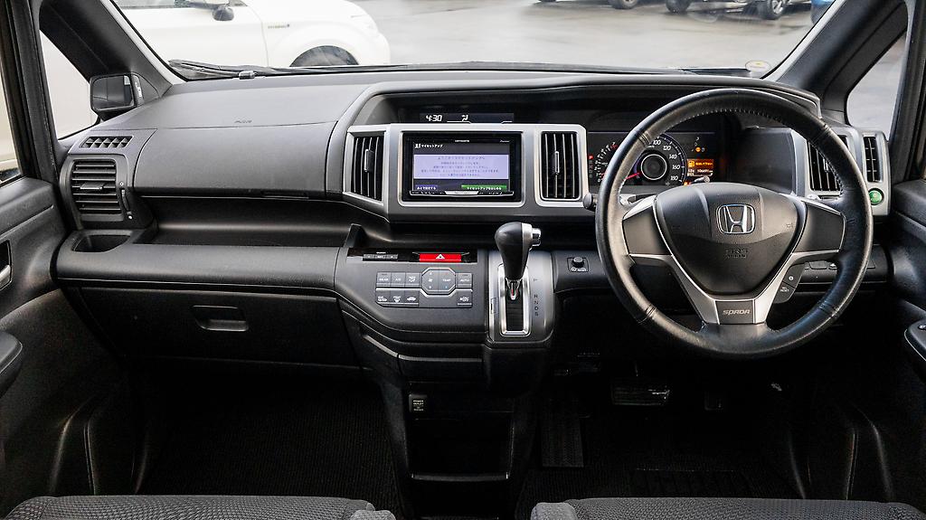 2013 Honda Step Wagon Spada Z, keyless 8 seater Version image 321189