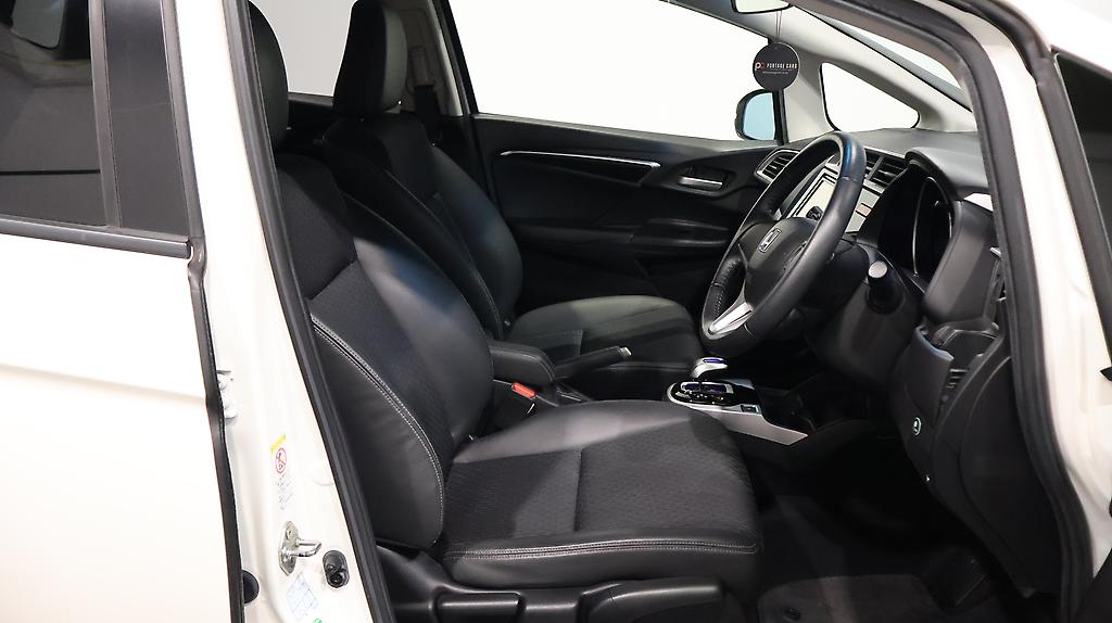 2013 Honda Fit Hybrid L Package image 323781