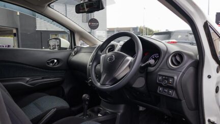 2016 Nissan Note X Model forward colision image 324231