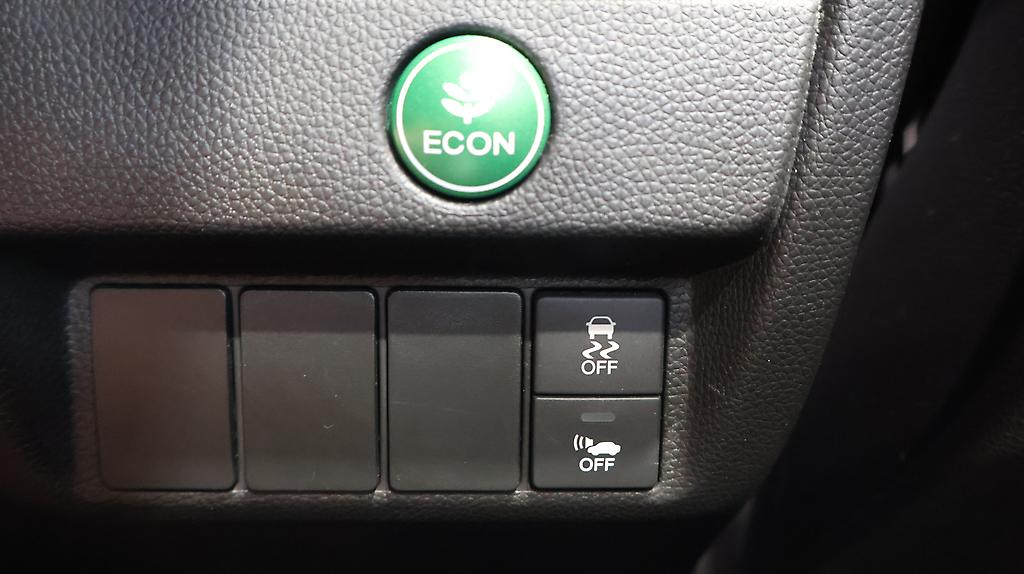 2015 Honda Fit Hybrid L-Package image 323289