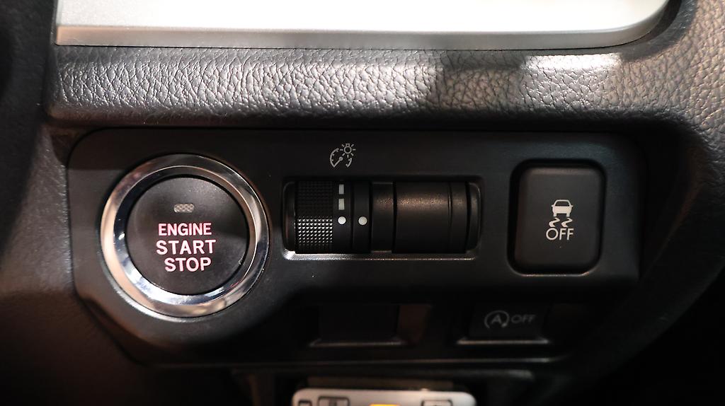 2015 Subaru Impreza Sport 2.0i Eyesight AWD image 323949