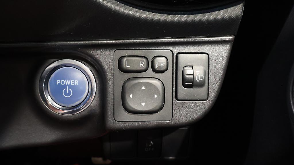 2015 Toyota Aqua Push Button Start – Facelift image 324102