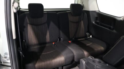 2014 Nissan Serena Highway Star S-Hybrid image 326478