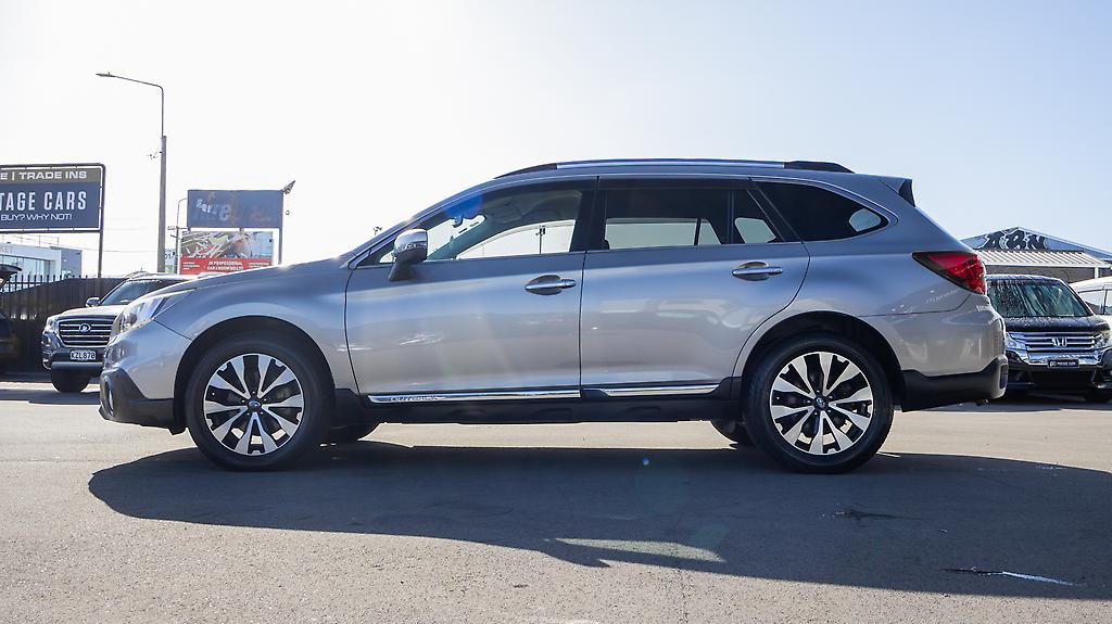 2015 Subaru Outback Limited AWD  Eyesight Leather image 324724