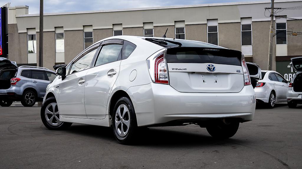 2014 Toyota Prius F spec, Hybrid, Push start image 324305