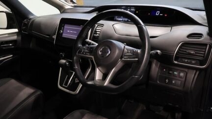 2016 Nissan Serena Hybrid Highway Star image 323472