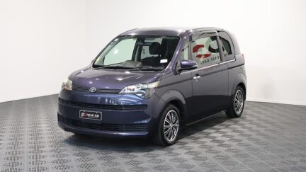 2012 Toyota Spade Alloy Wheels – Push Button Start image 326608