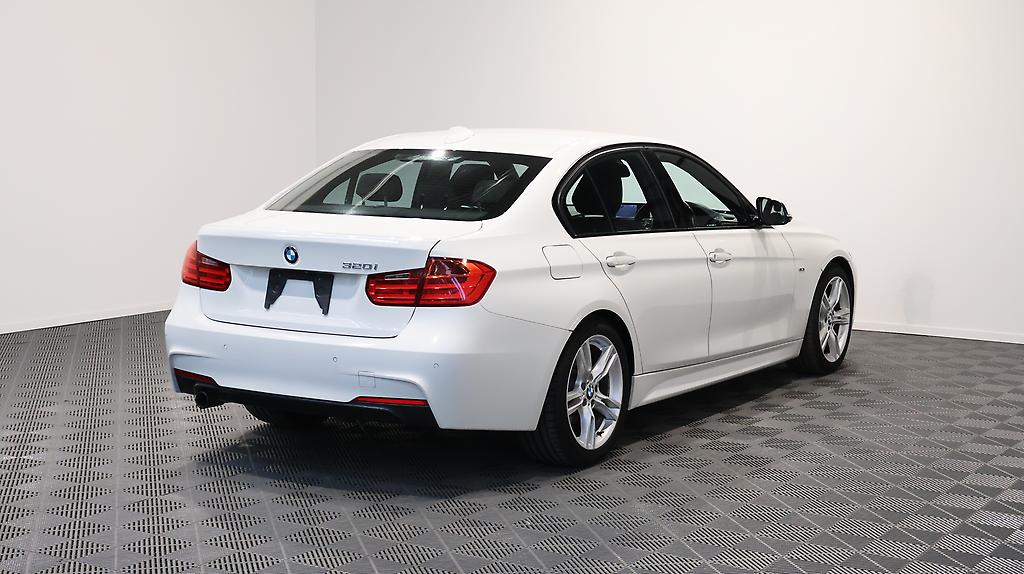 2012 Bmw 320i Motorsport image 325821