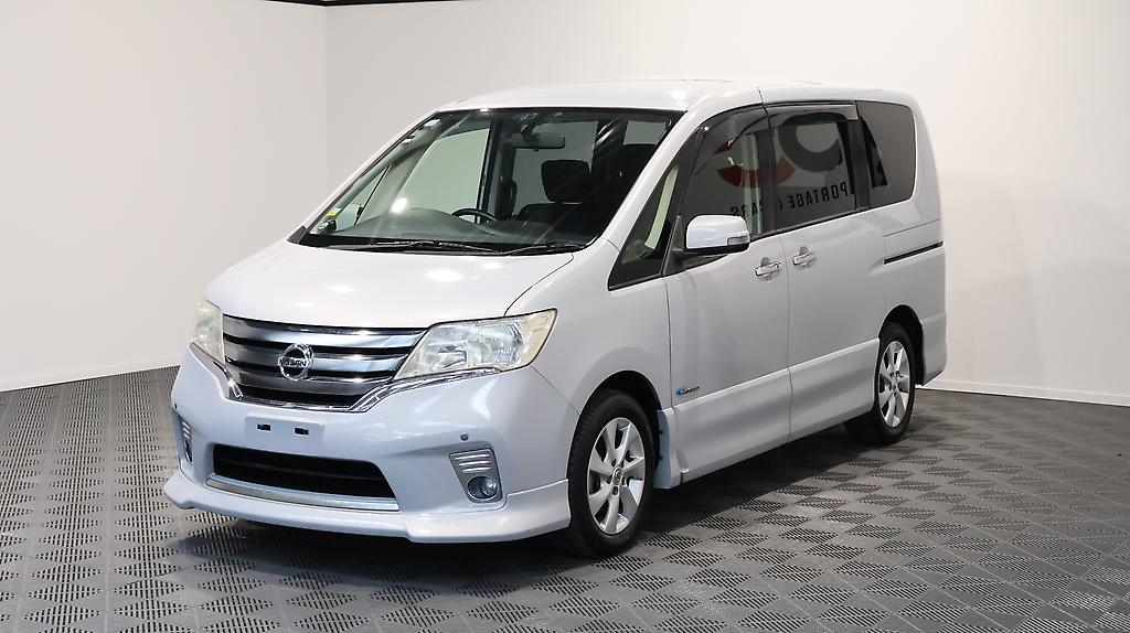 2013 Nissan Serena image 323485